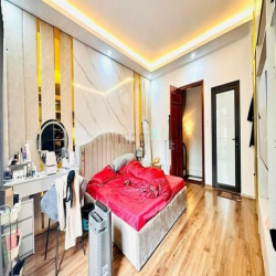 Bán gấp nhà Trương Định, Hoàng Mai,37m,5T, MT 4.5m,nhà đẹp,chỉ 4.7 tỷ.