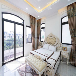 Bán Biệt Thự Thạnh Mỹ Lợi Quận 2 DT 270m2 giá 60 tỷ, đã có sổ, alo Nhi