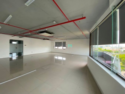Cho thuê văn phòng 30/4 mới đẹp chỉ 270k/m2