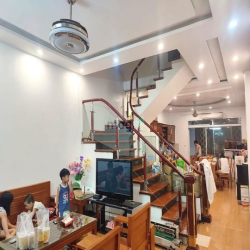 Bán nhà phố Đội Cấn, Ba Đình, ngõ 3M, 80m2 MT4.5m, giá 7.9 tỷ