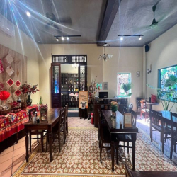 Nhà hàng, quán cafe MT Nguyễn Văn Hưởng Q2 hơn 100m2. Giá: 83tr/th