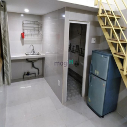 Phòng ĐẸP 25m2, gác cao 2m ko chạm đầu, full NT, Gần ngã tư Hàng Xanh