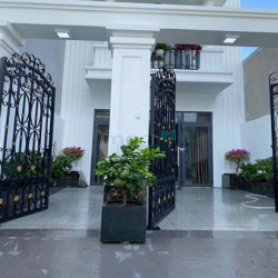 Biệt thự mặt đường 475, 4 tầng,Phước Long B,Quận 9, chỉ 8,2 tỷ, ở Luôn