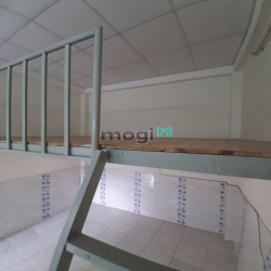 PHÒNG TRỌ RẤT RỘNG 30M2, có Gác lửng+ Kệ bếp. Vô trung tâm chỉ 10 phút