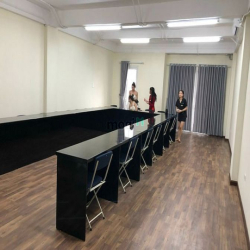 Cho thuê nhà A10 Nam Trung Yên, 75mx 4.5 tầng, thông sàn, thang máy