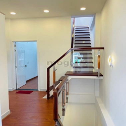 Nhà HOÀ HƯNG thông CMT8, 33m2, 4 tầng, 5PN, ở ngay, chỉ nhỉnh 5 tỷ