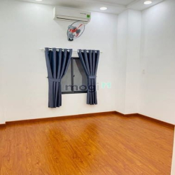 Nhà HOÀ HƯNG thông CMT8, 33m2, 4 tầng, 5PN, ở ngay, chỉ nhỉnh 5 tỷ