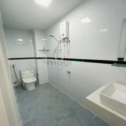 Nhà HOÀ HƯNG thông CMT8, 33m2, 4 tầng, 5PN, ở ngay, chỉ nhỉnh 5 tỷ