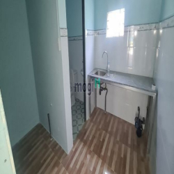Nhà Thạnh Lộc 41. Sân ô tô - Dt: 4×20m  1pn,1wc  đường xe tải Giá 5tr