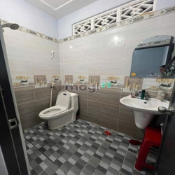 Nhà ngộp bán gấp Đ. Lý Thái Tổ, Quận 10, 55,9m2, giá 2 tỷ650tr, sổ sẵn