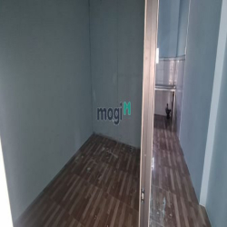 Nhà Thạnh Lộc 41. Sân ô tô - Dt: 4×20m  1pn,1wc  đường xe tải Giá 5tr