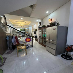 ÔTô Vào Nhà BÙI THỊ XUÂN- Gíap Q.3- 95m2(4.4x21)- 3Tầng- Sát Mặt Tiền