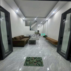 Bán căn nhà Lê Văn Duyệt P1 Bình Thạnh 42m2 3ty240 sổ sẵn