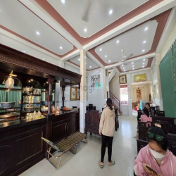 Nhà lầu 3 mặt tiền Hồ Huỳnh Cương ngay trung tâm Cần Thơ