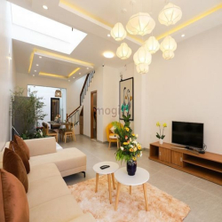 Cho thuê nhà đẹp 2 phòng ngủ gần biển Sơn Trà