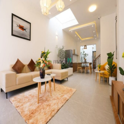 Cho thuê nhà đẹp 2 phòng ngủ gần biển Sơn Trà
