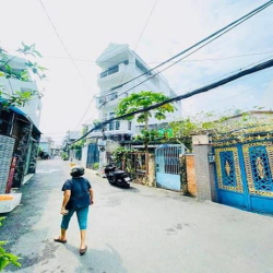 Bán nhà rộng hẻm xe tải (5,3x22) 379/40 Quang Trung. P10. Gò Vấp UBND