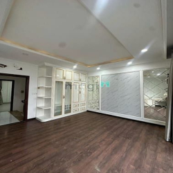 Nhà đẹp Hẻm thông Phạm Văn Chí 5,3x13m 4 tầng 4PN GẦN NGÃ 4 BÌNH TIÊN