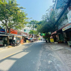 Cho thuê nhà mặt tiền Nguyễn Hồng Đào, phường 14, quận Tân Bình.