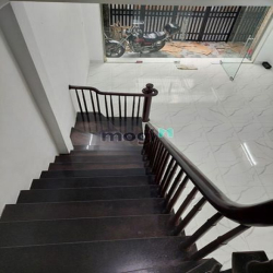 Hồng Tiến Bồ Đề : 5 tầng x 72 m2 mặt tiền 5.2 m gara oto. Giá 11 tỷ