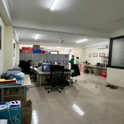 Cho thuê văn phòng làng nghề Vạn Phúc, 90 m2 sàn thông đẹp