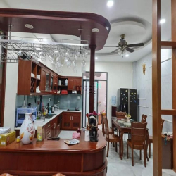 Siêu phẩm 4 tầng MT đường D1, 5Mx18.5M, tặng NT, Phú Mỹ, Quận 7 - 93M2