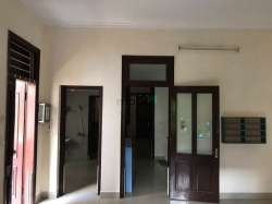 Cho thuê nhà Nguyễn Khả Trạc, DT 100m, 6 tầng, lô góc, giá 40 triệu