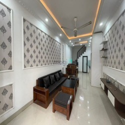 Bán Nhà 5 Tầng x 35m2, Phố Cổ Linh - Ngọc Trì Đầy Đủ Nội Thất 4.15 tỷ