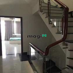 Bán căn A.D.Vương P.16 Q8, Dt 72m2, giá 3ty950, sổ sẵn