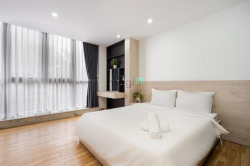 Căn hộ full nội thất cửa sổ full nội thất Phạm Ngũ Lão