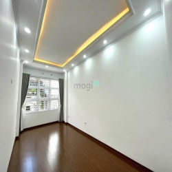 Sở hữu ngay nhà đẹp ngõ Võng Thị, giá 15 tỷ, 48m2x6T, thang máy, ở luô