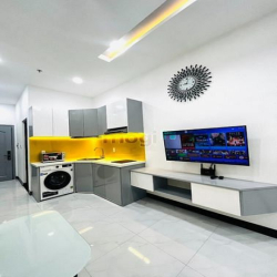 Studio gần Lotte - gần chợ, 5p để đi TDT, Rmit, mất 7p qua quận 1, 4