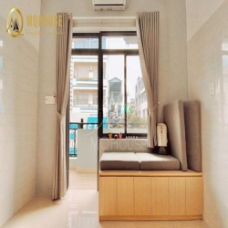 Cho thuê căn hộ gác ban công 40m2 máy giặt riêng  gần ngã 4 Bảy Hiền