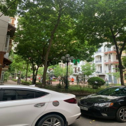 Cần bán biệt thự nhà vườn khu Trung Hoà Nhân Chính - Cầu Giấy - HN. LH