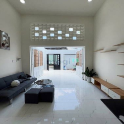 Bán nhà mặt tiền đường 79 kế trung tâm Hiệp Phú,55m2, đường 8m, giá rẻ