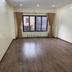 Cho thuê nhà ngõ Vũ Hữu - Thanh Xuân, dt 65m x 3 t, mt 5m. giá 18tr/th