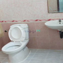 Phòng dạng căn hộ mini, rất thoáng mát gồm 2P ngũ, 1PK, Bếp