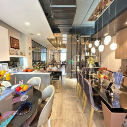Văn phòng NGUYỄN CƠ THẠCH 130m2 - Thang máy, máy lạnh, bàn ghế đầy đủ