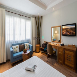 Bán nhà góc hai mặt tiền 5 tầng mới ngay bến xe Miền Tây (ngang 9,19m)