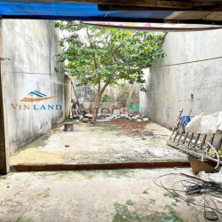 Cho thuê nhà 2PN có sân trồng rau nuôi gà gần chợ cổng 10 Long Bình