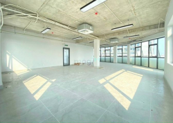 ✅ Cho Thuê Sàn Văn Phòng 320m2_Hầm Xe Rộng_Có Chỗ Đỗ Ô Tô_Toà Nhà Mới