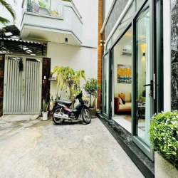 NHÀ XINH HXH đ.Huỳnh Văn Bánh , p.11 , q.Phú Nhuận 45.5m2/2tỷ850 SHR