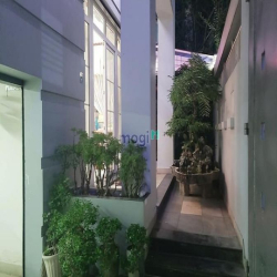 Biệt thự siêu đẹp! Trường Sa, Bình Thạnh cạnh Quận 1, 113m2 chỉ 23,99t
