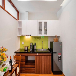 Căn hộ full nội thất mặt tiền đường Hoàng Diệu quận 4