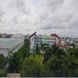 Mặt tiền kv Phan Văn Hớn, 26 CHDV, kiot KD, thang máy, DT 80tr.tháng