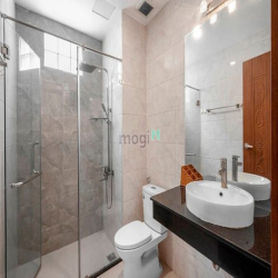 Căn hộ full nội thất mặt tiền đường Hoàng Diệu quận 4