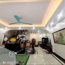 Nhà phố Trạm-Long Biên, 40m2, 7T, MT 4m, ngõ thông ô tô, chỉ 8.4 tỷ.