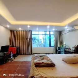 Nhà phố Trạm-Long Biên, 40m2, 7T, MT 4m, ngõ thông ô tô, chỉ 8.4 tỷ.