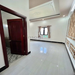 Nhà 2 lầu vị trí đẹp mặt tiền Đặng Văn Dày Khu Stella Mega City