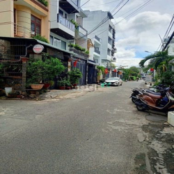 GV. CHDV 8P lớn, gần Siêu thị E-Mart 2, HĐT 30 triệu/th. Nhà 151m2, 4T